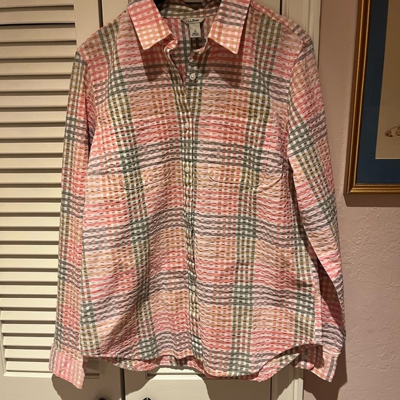 Women’s LL Bean size small wrinkle resistant Colorful Plaid Seer Sucker shirt - Picture 1 of 3
